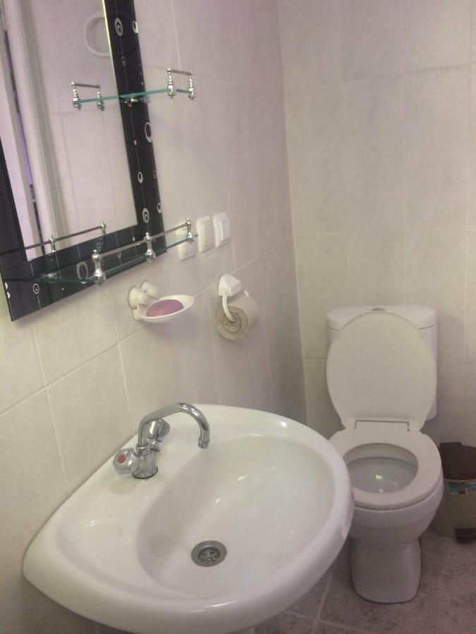 Guesthouse Malkhazi Borjomi Bagian luar foto
