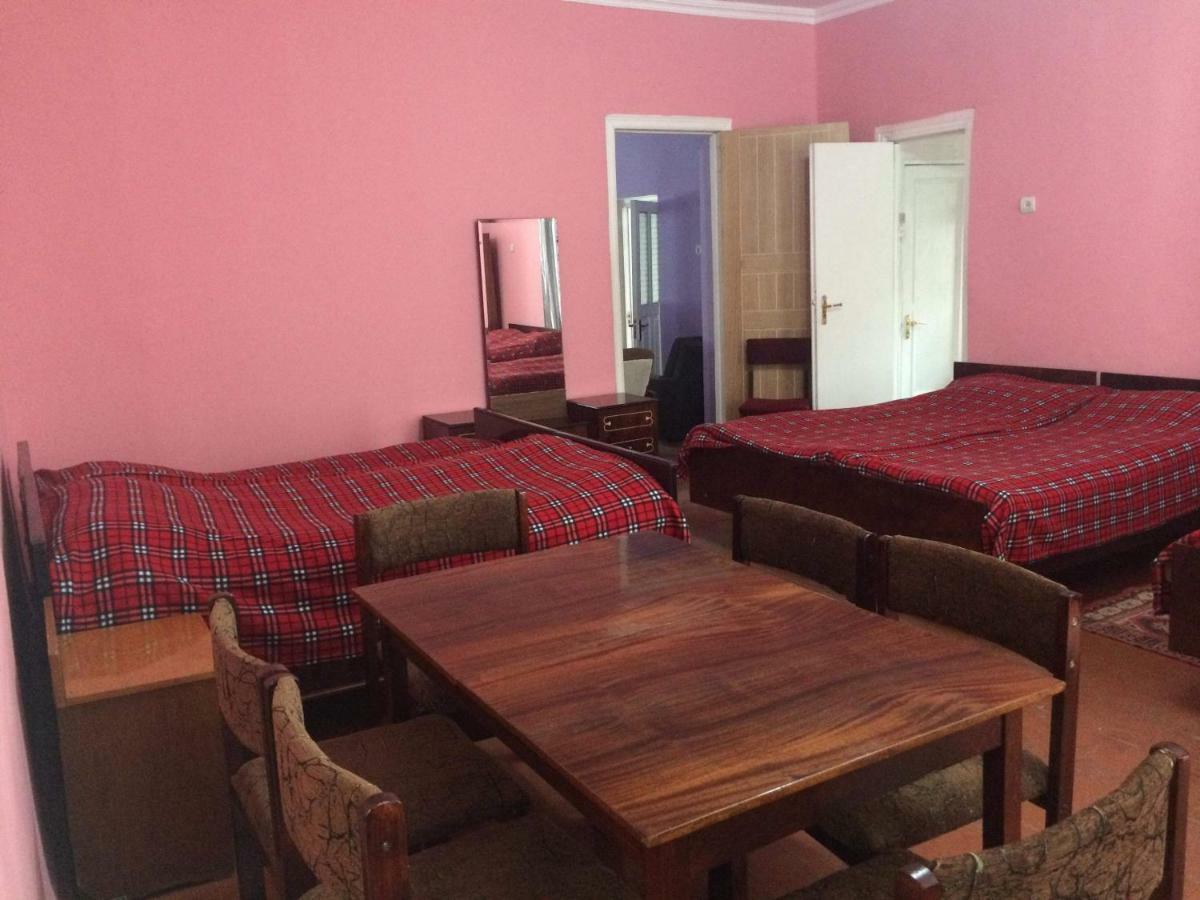 Guesthouse Malkhazi Borjomi Bagian luar foto