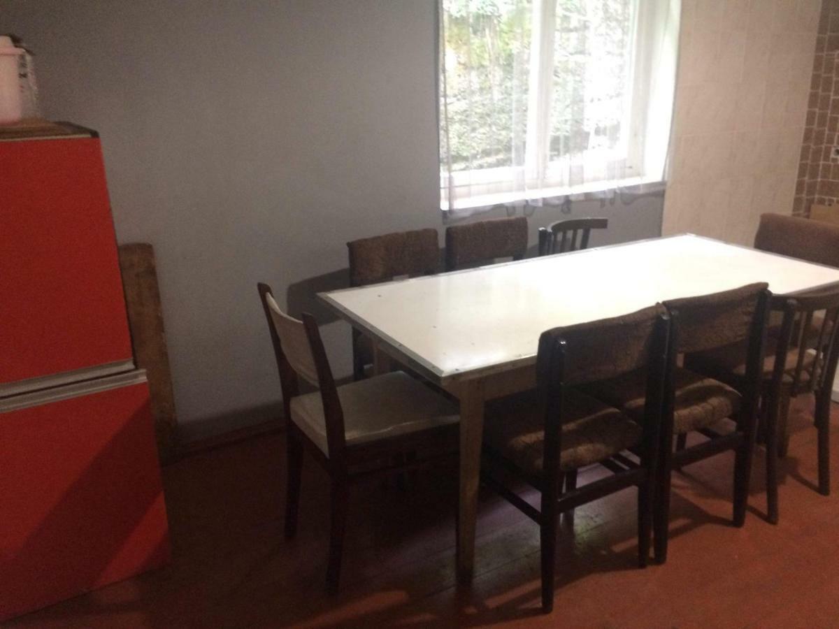 Guesthouse Malkhazi Borjomi Bagian luar foto